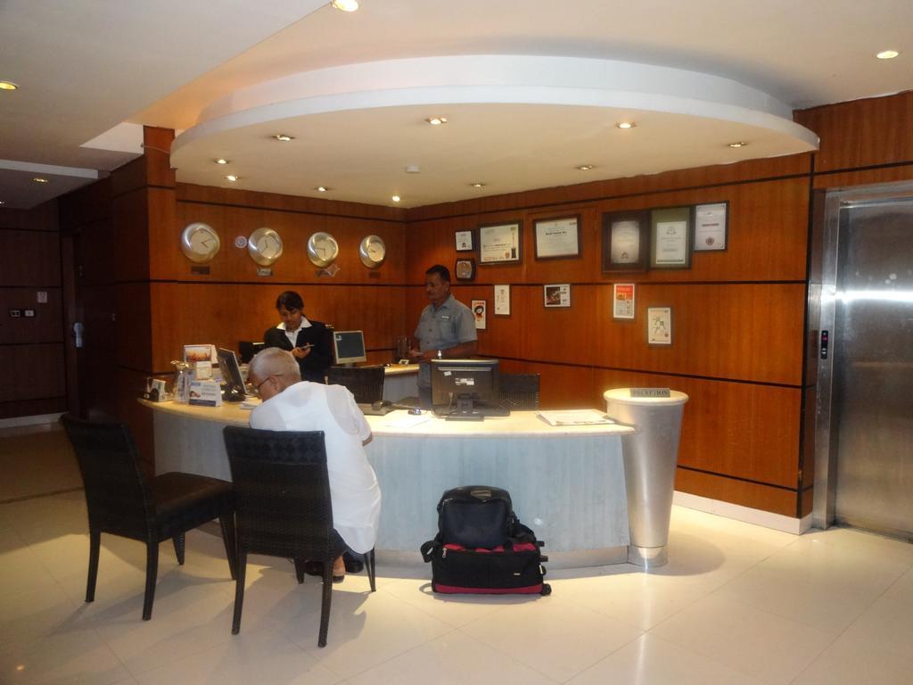 โอห์ริส บัญชร Hotel ไฮเดอราบัด ภายนอก รูปภาพ
